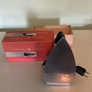 Vintage General Electric Travel Iron 12F38 With Original Box